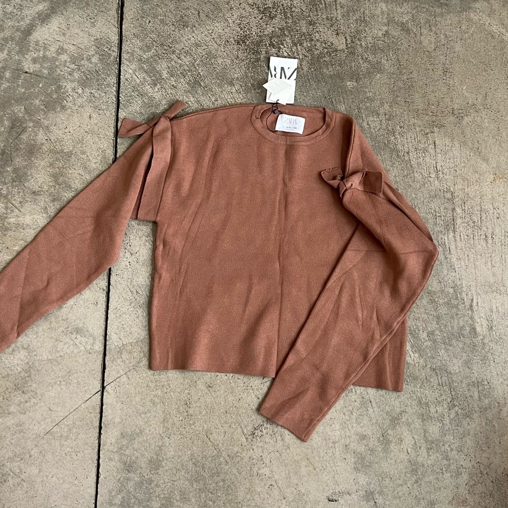 Zara Sweater - Picture 1 of 4